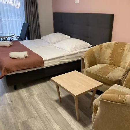 Zuza Rum i privatbostad Mielno (Koszalin)